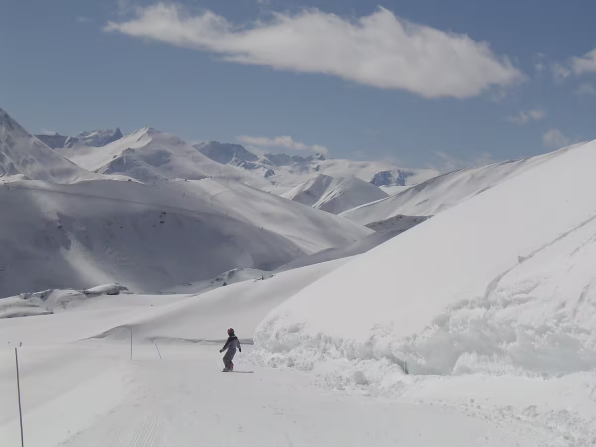 Chalet sous la neige - vue 2